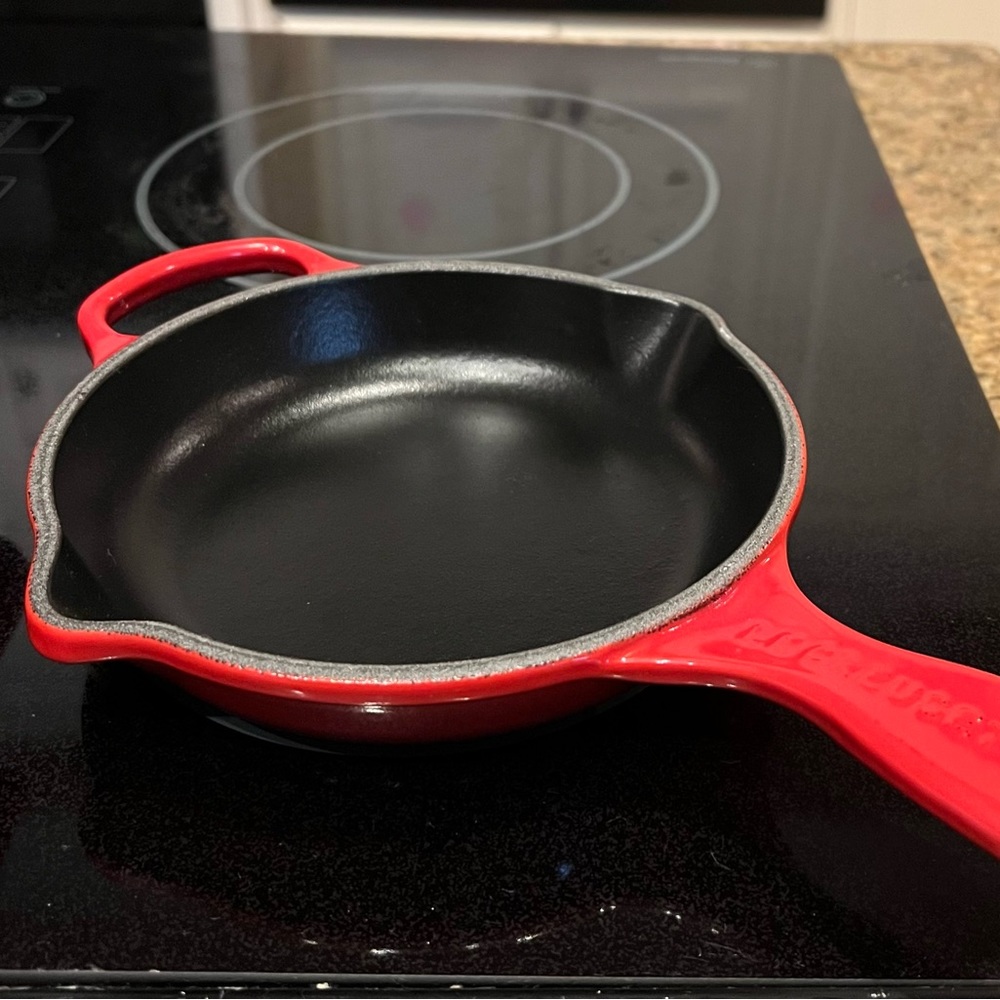 Le Creuset Signature Skillet